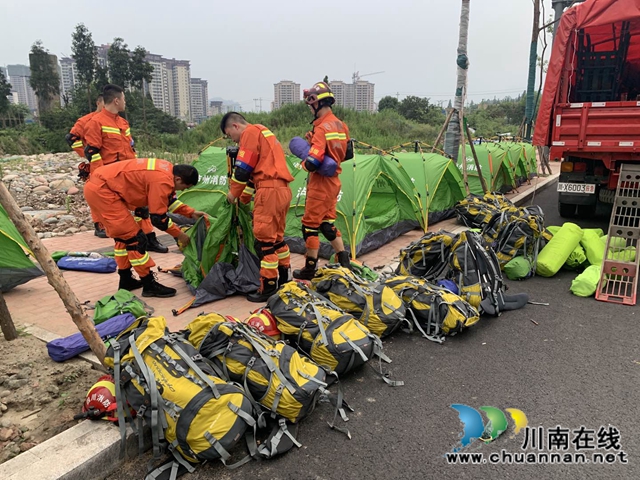 練為戰(zhàn)！瀘州消防“亮劍”地震實戰(zhàn)拉動演練現(xiàn)場(圖21)