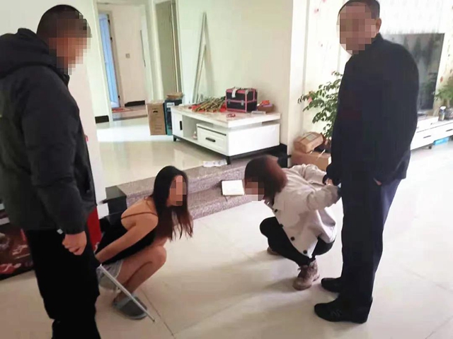 瀘州警方破獲特大販毒案，毒販家中搜出成堆現(xiàn)金毒資！(圖8)