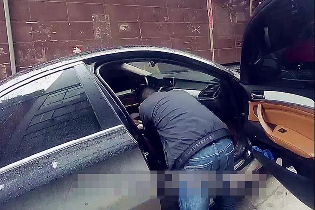 瀘州警方破獲特大販毒案，毒販家中搜出成堆現(xiàn)金毒資！(圖11)