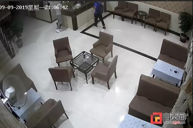 自貢男子求復(fù)合遭拒，竟欲與前女友同歸于盡
