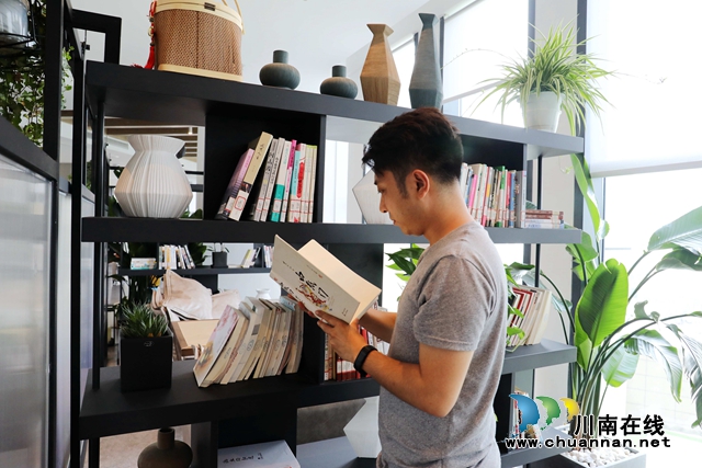 龍馬潭區(qū)作協(xié)首個城市創(chuàng)作基地落戶瀘州28度·泉酒店(圖8)