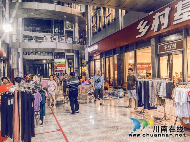 瀘州華升·寶龍廣場(chǎng)“時(shí)光夜市”盛大開(kāi)市(圖12)