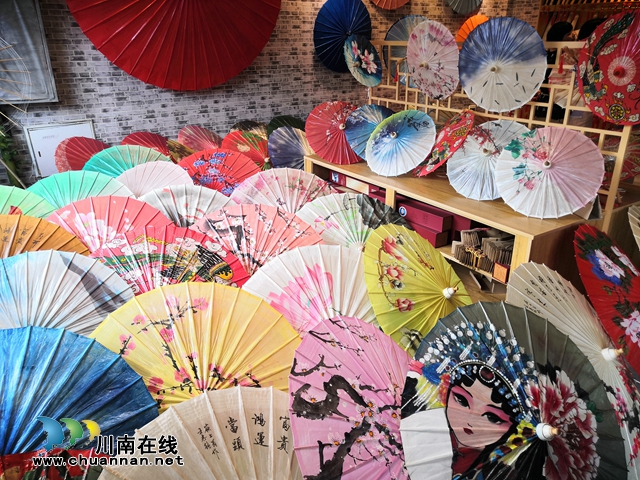 自己親手包黃粑、做油紙傘、調(diào)制國(guó)窖1573，爽不爽？(圖12)