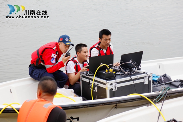 四川警察學院“水下機器人”服務(wù)實戰(zhàn)首戰(zhàn)告捷！完成超高難度水下打撈作業(yè)(圖3)