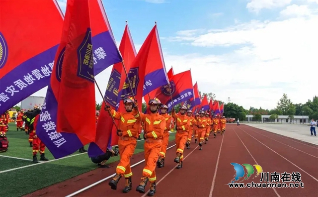 再添救援新力量！瀘州組建成立兩支省級綜合應急救援專業(yè)隊(圖6)