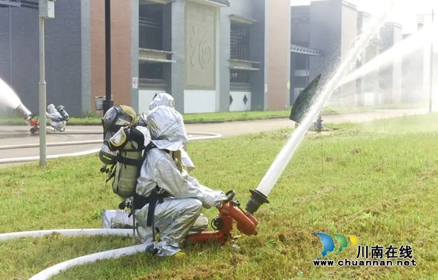 再添救援新力量！瀘州組建成立兩支省級綜合應急救援專業(yè)隊(圖4)