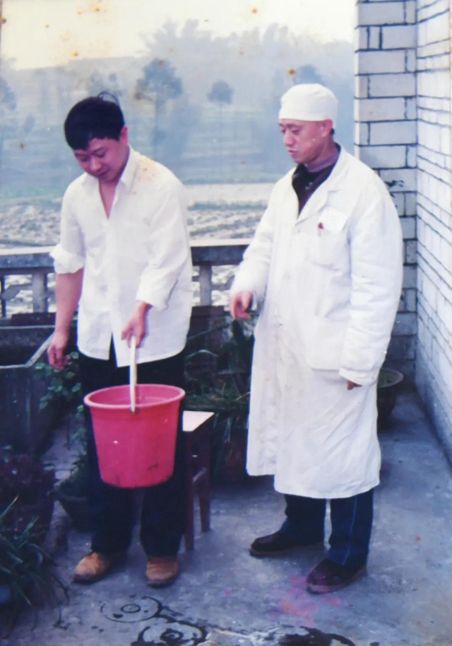 53年前，央廣向全世界播發(fā)：瀘州醫(yī)專附院為14歲少年成功接上斷臂！(圖12)