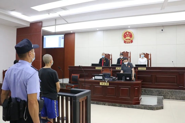 瀘州一男子公交車上猥褻兒童，獲刑7年6個月！(圖4)