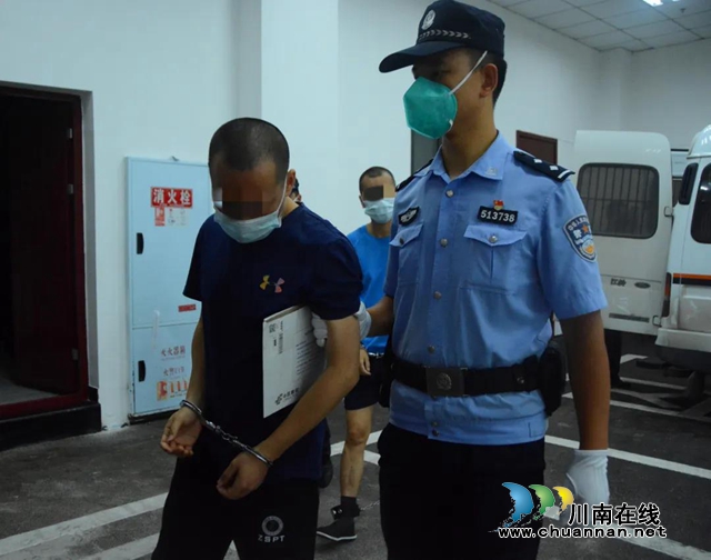江陽(yáng)區(qū)法院公開(kāi)開(kāi)庭審理一起“套路貸”刑事案件，8人被指控涉嫌詐騙(圖9)
