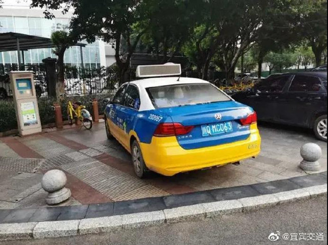宜賓這些出租車遭了！拒載、拼客宰客、開車聊微信！