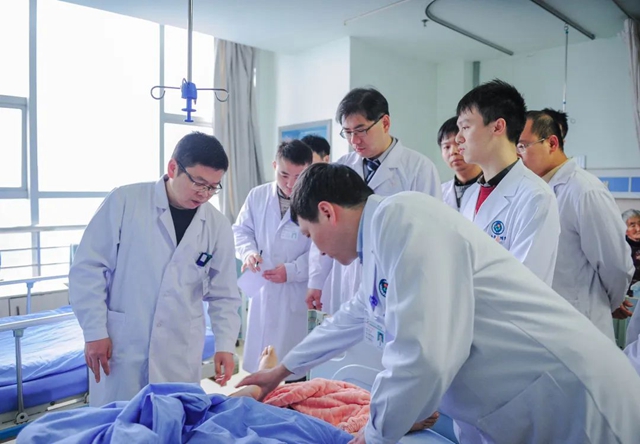 西南醫(yī)大附院血管外科：自創(chuàng)奇招，少了近一半的治療費(fèi)用，治療效果更好！連內(nèi)蒙醫(yī)生都來學(xué)習(xí)(圖5)