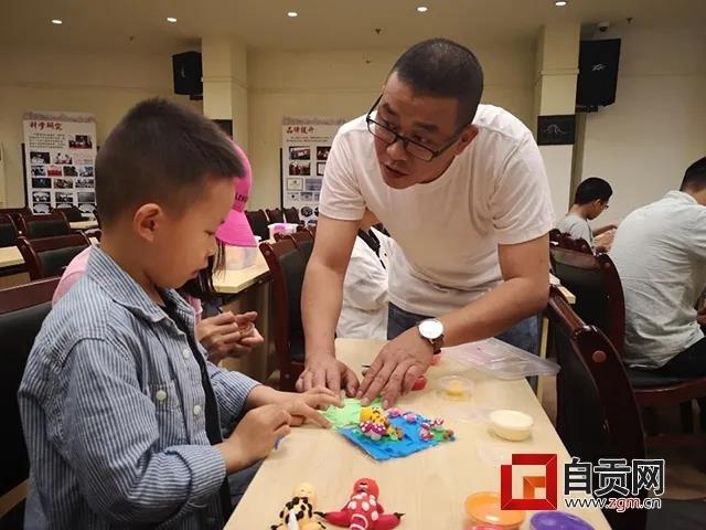 “恐龍研學(xué)游 彩燈璀璨夜”精品線路推薦一：自貢鹽龍燈研學(xué)游(圖4)