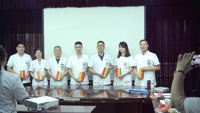 致敬中國醫(yī)師節(jié) | “弘揚抗疫精神，護佑人民健康”(圖6)