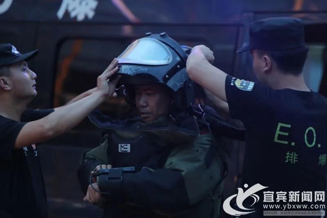 宜賓李莊發(fā)現(xiàn)一枚炮彈！“排爆專家”火速出動(dòng)！(圖3)