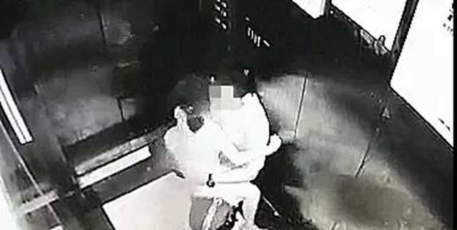 瀘州男子手伸向女孩！警方：堅決斬“手”(圖4)