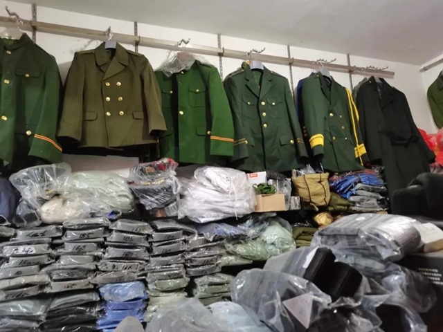 非法制售軍服，瀘州兩商家被采取行政強制措施！