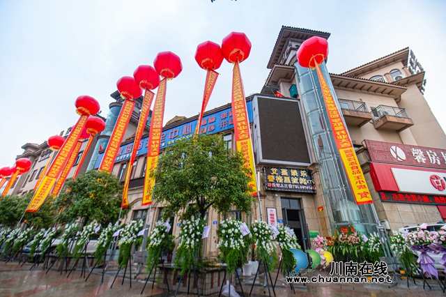 目測(cè)馬上網(wǎng)紅！“蔓多米多肉花園”驚艷亮相瀘州關(guān)口！(圖3)