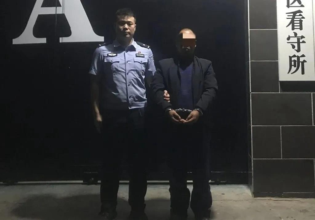 宜賓一男子因愛(ài)生恨，提起菜刀將人砍傷……