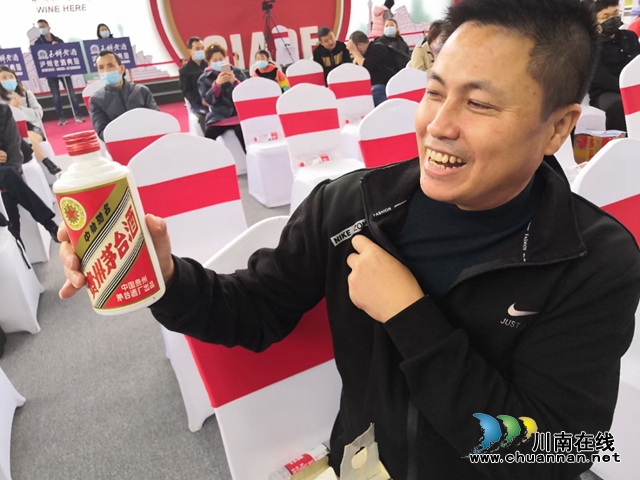 一瓶“不好喝”的老酒，讓他熱愛上了老酒事業(yè)！(圖1)