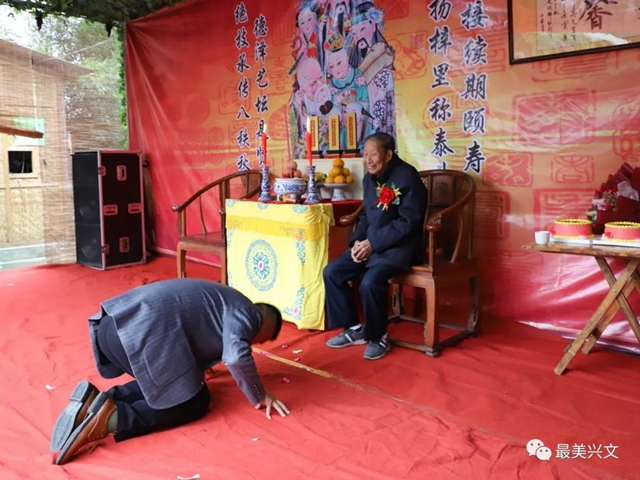 宜賓百歲老人過生日！現(xiàn)場發(fā)生這一幕令人……(圖7)