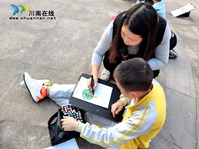 瀘縣玉蟾街道開展戶外兒童繪畫寫真活動(圖2)