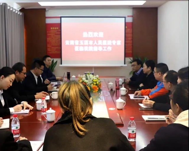 護(hù)士除了打針輸液還能做什么？ 一一福欣醫(yī)院向玉溪市人民醫(yī)院學(xué)習(xí)實(shí)施“優(yōu)質(zhì)護(hù)理”，助力踐行“讓老百姓有尊嚴(yán)地看病”的使命！(圖14)