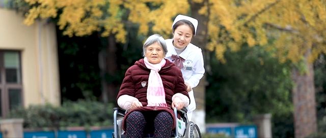 護(hù)士除了打針輸液還能做什么？ 一一福欣醫(yī)院向玉溪市人民醫(yī)院學(xué)習(xí)實(shí)施“優(yōu)質(zhì)護(hù)理”，助力踐行“讓老百姓有尊嚴(yán)地看病”的使命！(圖4)