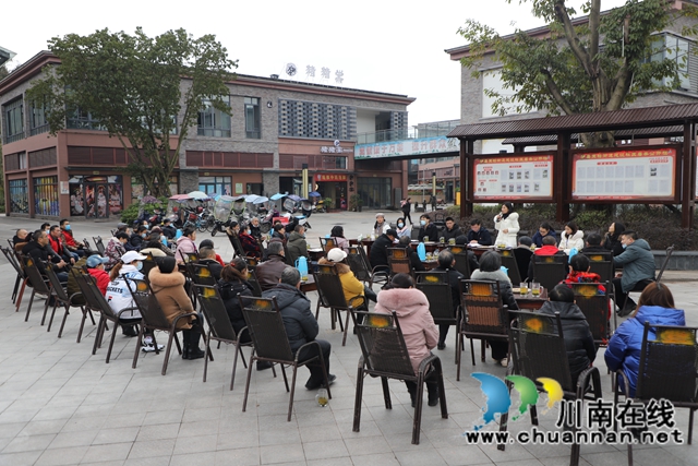 瀘縣玉蟾街道召開“陽光問廉”院壩會(圖1)