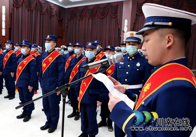 告別戰(zhàn)友，踏上新征程！44名瀘州籍新消防員即將開啟“火焰藍”生涯(圖6)