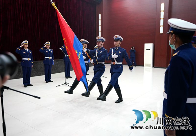 告別戰(zhàn)友，踏上新征程！44名瀘州籍新消防員即將開啟“火焰藍”生涯(圖3)
