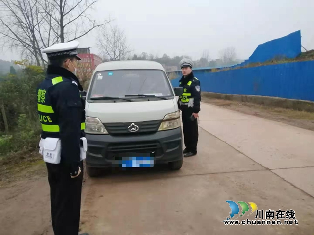 瀘縣立石鎮(zhèn)開展道路交通“五統(tǒng)一 五聯(lián)動(dòng)”執(zhí)法檢查(圖1)