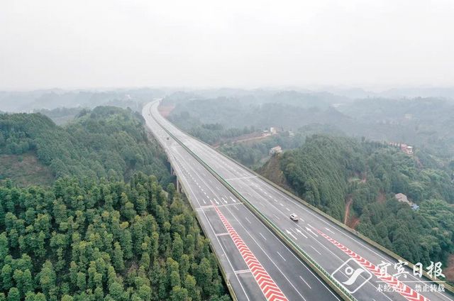 成宜高速90分鐘全線跑完！雙向6車道 年底試通車運營(圖7)