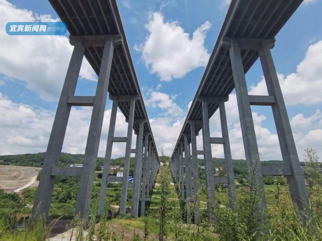 成宜高速90分鐘全線跑完！雙向6車道 年底試通車運營(圖11)