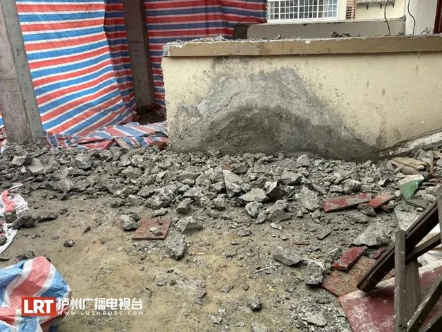 零容忍，瀘州沱三橋西班牙郡小區(qū)"樓上樓"被拆(圖3)