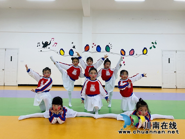 瀘縣立石鎮(zhèn)中心幼兒園兩支隊(duì)伍榮獲2020全國快樂體操三等獎(圖1)