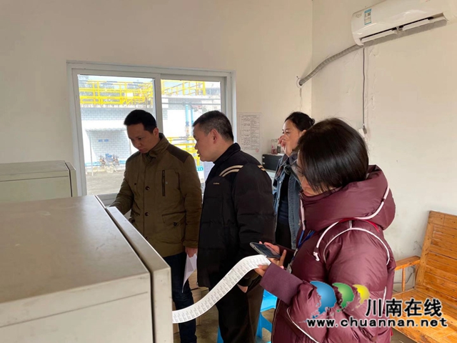 瀘州市、瀘縣生態(tài)環(huán)境局聯(lián)合重慶永川區(qū)綜合行政執(zhí)法局到百和鎮(zhèn)督導安全環(huán)保工作(圖2)