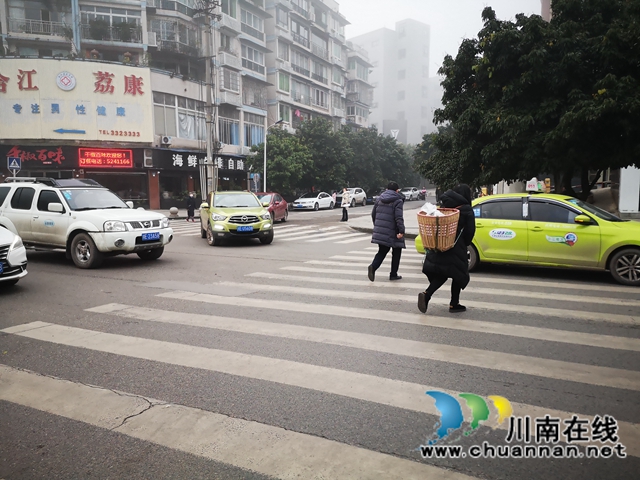 合江少岷路：早高峰秩序井然，綠色出行成美麗風景(圖5)