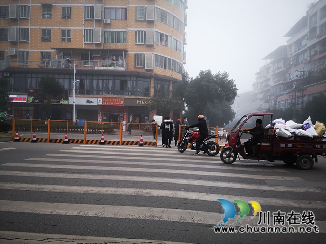 合江少岷路：早高峰秩序井然，綠色出行成美麗風景(圖4)