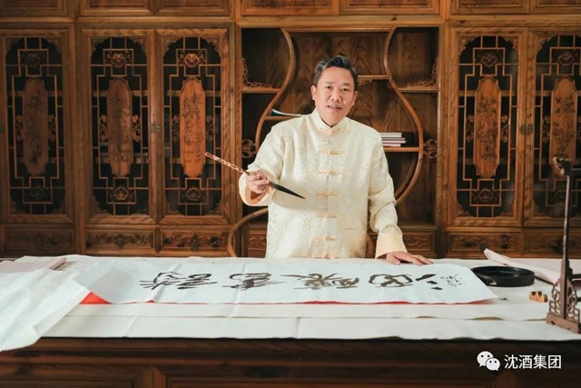 會(huì)長、老板、博士研究生... ...什么才是這位網(wǎng)紅的標(biāo)簽？
