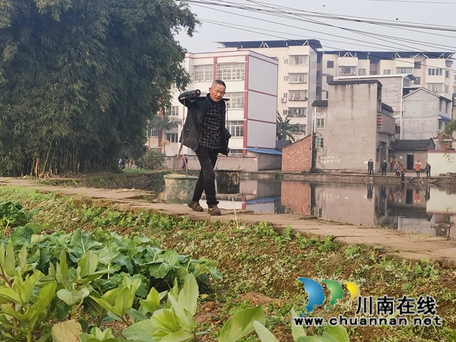 羅旭：以臂做手，發(fā)展養(yǎng)殖，成為全省脫貧勵志榜樣
