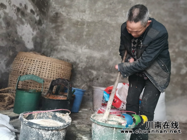 羅旭：以臂做手，發(fā)展養(yǎng)殖，成為全省脫貧勵志榜樣(圖2)