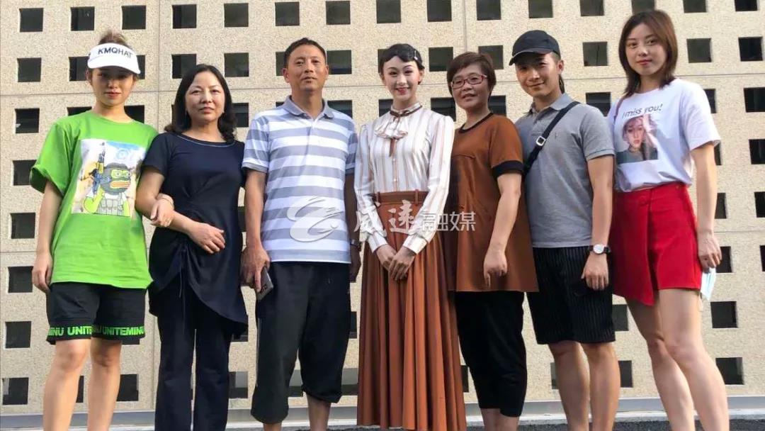今年《朱鹮》！內(nèi)江姑娘再次“飛”上春晚舞臺(tái)(圖19)