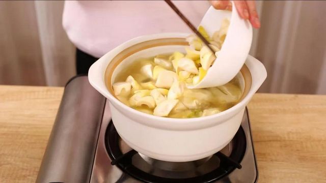 【關(guān)注】突發(fā)胃出血，因吃了瀘州人最近愛吃的這樣?xùn)|西？(圖6)