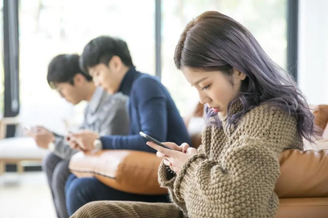 【注意】傷害頸椎的6種行為，您每天都在做？