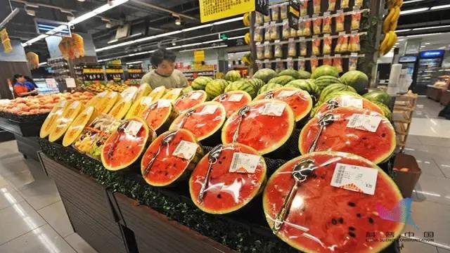 【分享】水果店為什么喜歡把西瓜切一半賣？背后“貓膩”可不小……(圖2)