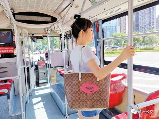 【安全】公交車逃生窗為什么要砸邊角處？