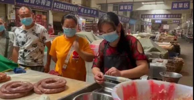 【分享】豬肉降價(jià)，四川民眾反季節(jié)灌香腸？但這三個(gè)部位的肉要少吃！