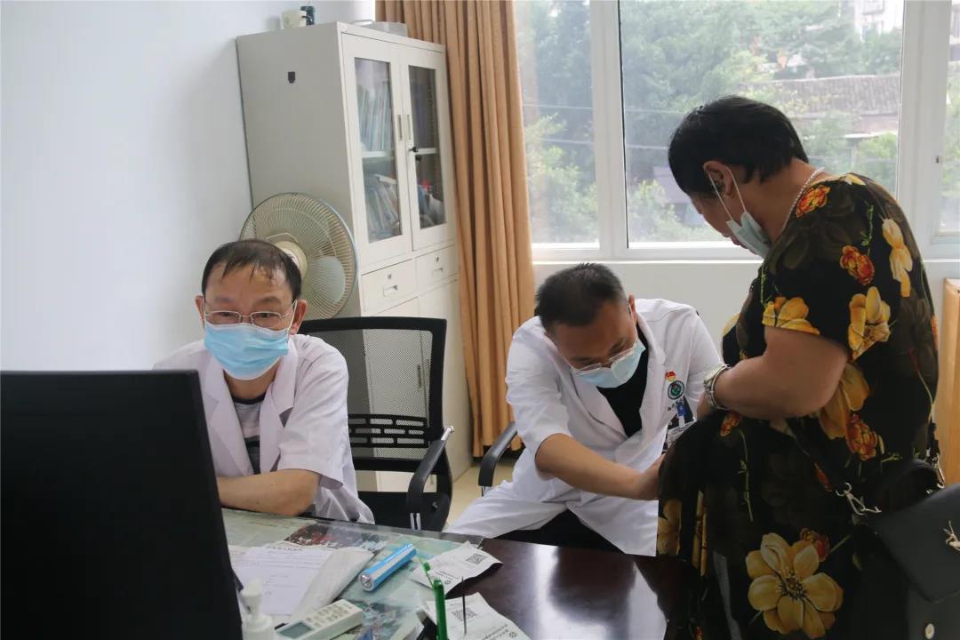 西南醫(yī)大附院醫(yī)療集團赤水市人民醫(yī)院簽約暨授牌儀式舉行(圖15)