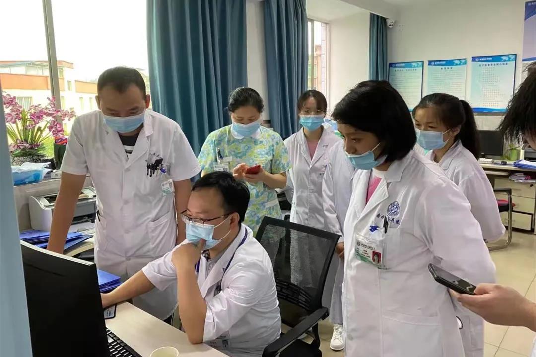 西南醫(yī)大附院醫(yī)療集團赤水市人民醫(yī)院簽約暨授牌儀式舉行(圖14)