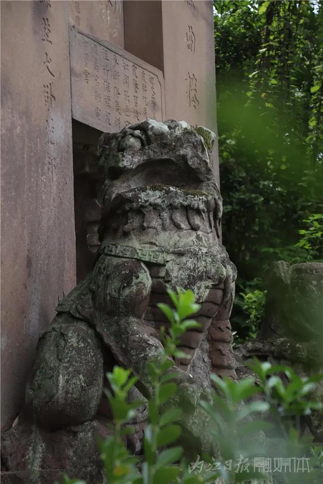 雕刻技藝精湛！內(nèi)江這里居然藏了一座不一樣的百年石牌坊(圖9)